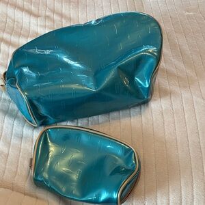 Clinique Shiny Teal Cosmetic Bag Set